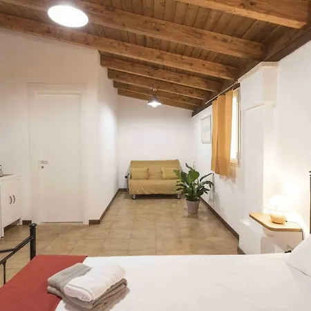 Ξενοδοχείο με διαμερίσματα Eloka Torre Squillace